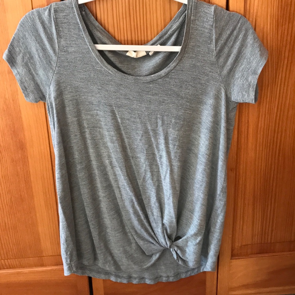 Grey tied t